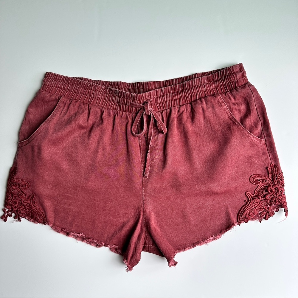 Knox Rose Burgundy High Waist Paperbag Shorts L